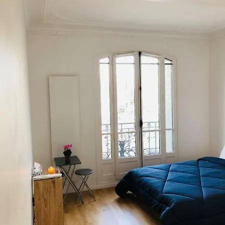 Cosy With Terrace Apartment Paris